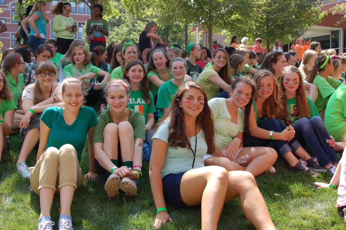 OCHS_Pittsburgh's tweet photo. 🔵🔴🟡 The back-to-school picnic has been an #OCtradition for decades. 🟣🟢🟠 Students enjoy fun activities and friendly competition between classes. Who will survive the gong show this year? 🔔 #OCthrowback #OC35thAnniversary https://t.co/Sy4YvCCfSR