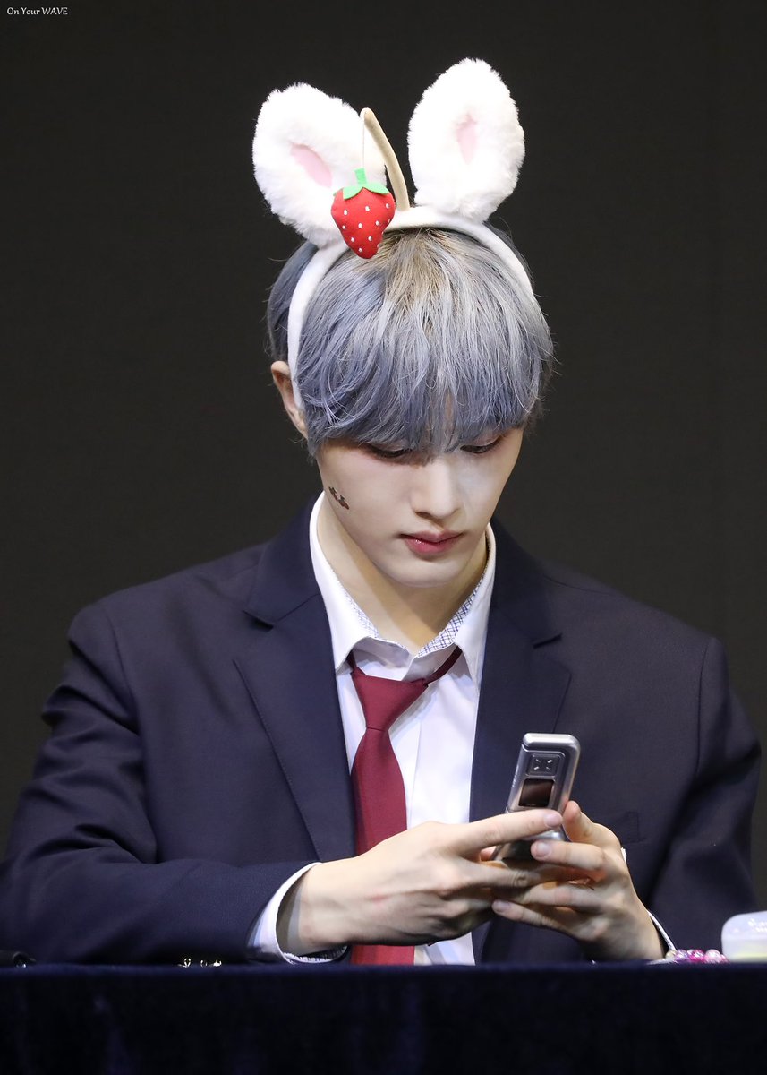 on_your_wave_'s tweet photo. 생일축하해 우리 막내🐰❤️

#CIX #씨아이엑스 #현석
#언제나_현석과_함께
#HappySukieDay https://t.co/uwB2WoHeJ3
