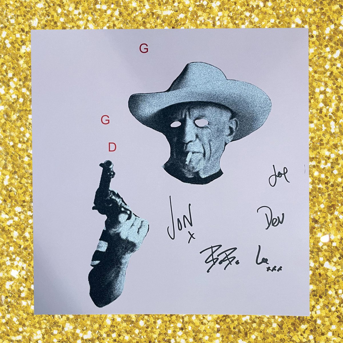 I D L E S tweet media