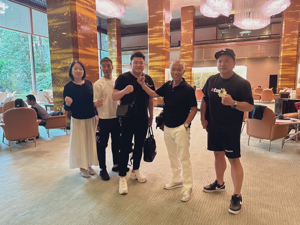 師はいつも僕に正しい道の歩き方を教えてくださいます。

師は完璧なのにいつも誰よりも「学ぶ姿勢」で学ぶ事の大切さを体現して教えてくださいます。

いつかそうなりたいなぁ🤔

#正道会館
#押忍