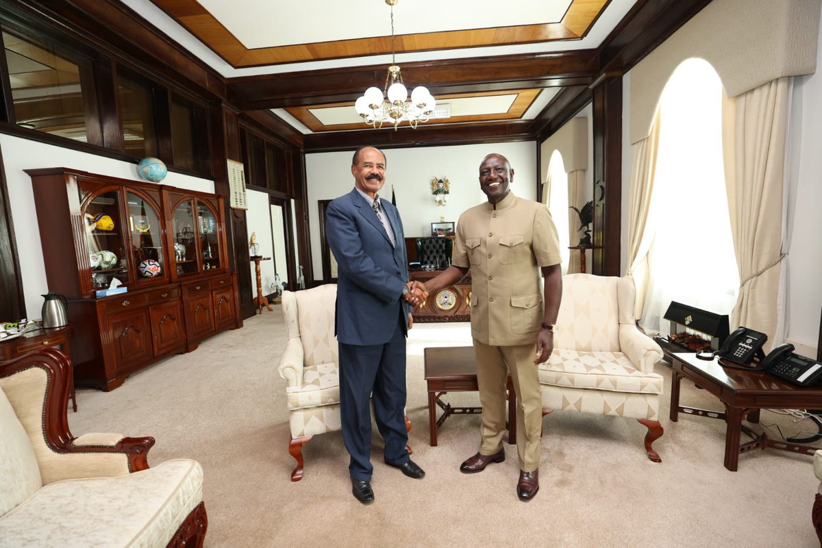 On the side line of Nairobi #AfricaClimateSummit  2023, President ISAIAS met Dr. Benedikt, President of the African Export-Import Bank (Afreximbank).  Opening a new collaboration #Eritrea  joined #Afreximbank and Africa Finance Corporation (AFC) in 2017. エチオピア エリトリア