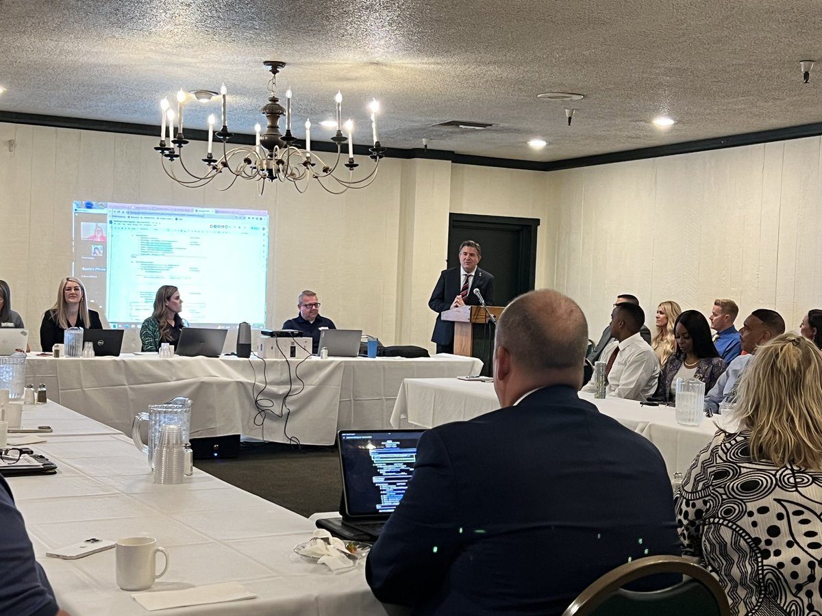 Congrats to Taft Union’s Dan Ramirez, Director of IT, for being highlighted at #WestKernACSA today! He brings a servants heart and loves kids. Honored to work with him.  <a href="/ACSARegion_11/">ACSA Region 11</a>