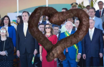 Conservative0X's tweet photo. VERGONHA!

Tags:
Lula Luto Exercito Liberdade Não Tem Povo Zé Gotinha Um 7 Presidente Ladrão Fake Exercito Ridicula Larapio Janja Vergonhoso Vazio Forças Armadas Flopou Neste 7 de Setembro Comunista Brasil Amanda Klein Jair Messias Bolsonaro Democracia Ipiranga Faz o L Fazueli https://t.co/BYCmzhN6hp