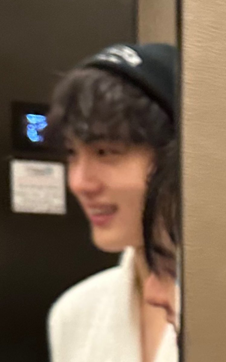 현숙희 형님!
생일 축하드립니다!
형님 하루,
아니 9월,
아니 남은 2023년,
아니 남은 인생
행복 건강만 하십쇼❤️
사랑합니당

#CIX #현석 #윤현석 #생일추카해 #브로
#언제나_현석과_함께
#HappySukieDay