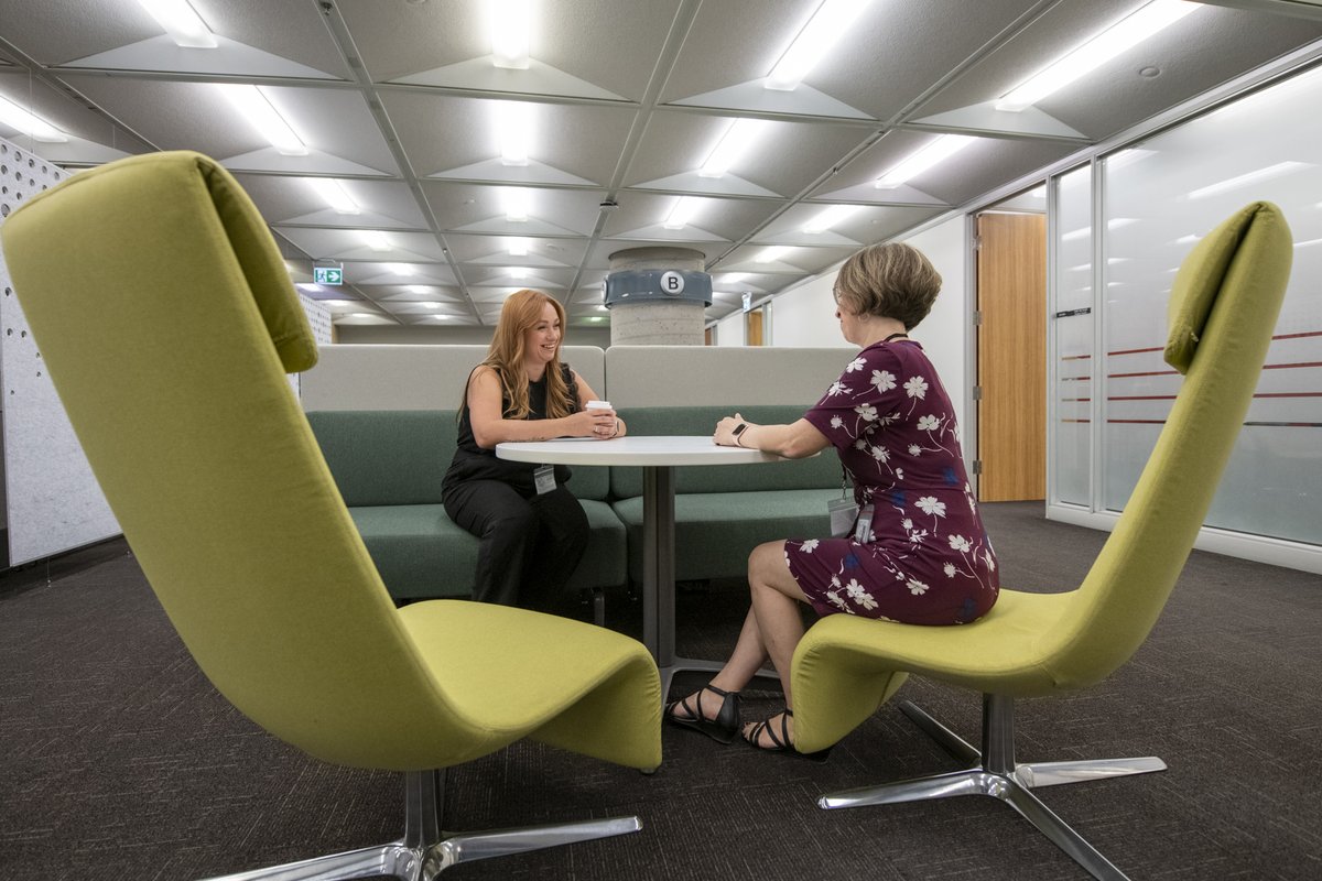 PSPC_SPAC's tweet image. #GC offices are changing to foster innovation, collaboration and productivity. Today’s workspaces are designed for functionality, allowing employees to choose the one that’s best suited to their needs. Read more: canada.ca/en/public-serv… 

#PSPCStories