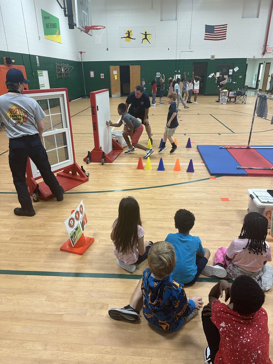 LynnhavenES's tweet photo. Look at our amazing 2nd gr being good citizens and learning what to do in a Fire! Thank you @VirginiaBeachFD for an amazing program! @CoachAlstonWR @vbschools https://t.co/bSPV7sftAK