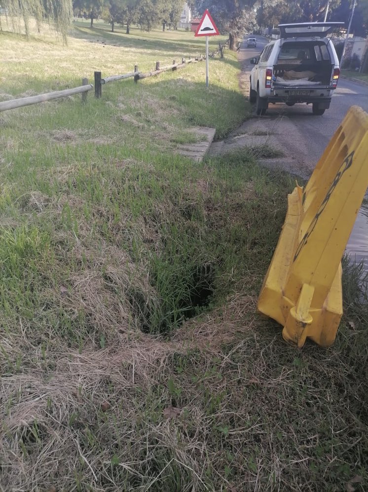 BarryRohrs's tweet photo. @Marttwit @MyJRA @Bertha23206554 Thanks Martin … for anyone reading a reminder of how far back this goes.
It’s immediately adjacent to the horrible intersection at Northumberland And Kent/Somerset … two accidents this week!
Pray no one is seriously injured before the city takes action https://t.co/uuoqqAC3Su