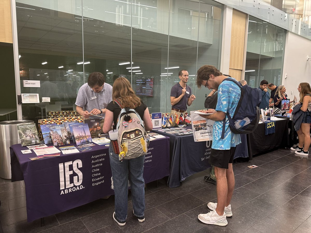 UofLIntlCenter's tweet photo. We had a great time at our Fall Study Abroad Fair yesterday!! Thank you so much to all of the program providers and thanks to all of the Cardinals that stopped by!! 🗺️🤩

If you missed us yesterday, don’t worry!! You can make an appointment with us here: https://t.co/okV8fo673j https://t.co/4hvJdriS6S