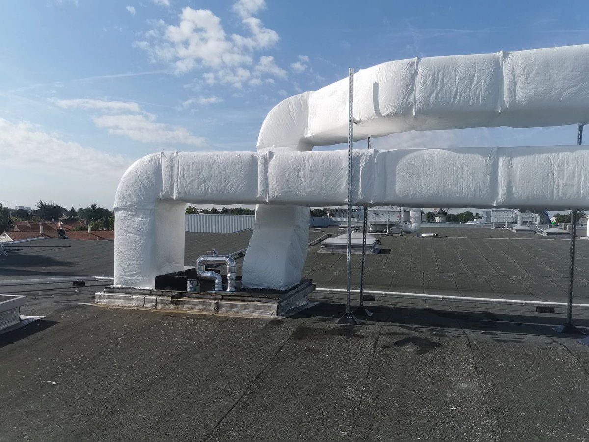 SafisolFrance's tweet photo. VIE DE CHANTIER :  
🛠️ Retour sur le chantier de notre client &amp; partenaire Climatisation Ventilation Shabani à Viry-Chatillon réalisé avec les solutions Safisol !  
 📷Retrouvez les images de ce projet !  #realisation #projet #isolation #safisol #btp #Construction https://t.co/ZrwYV6GTCR