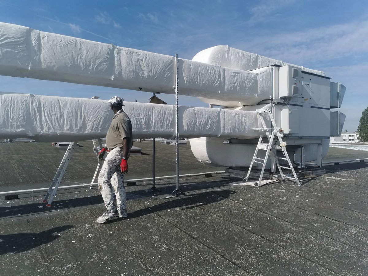 SafisolFrance's tweet photo. VIE DE CHANTIER :  
🛠️ Retour sur le chantier de notre client &amp; partenaire Climatisation Ventilation Shabani à Viry-Chatillon réalisé avec les solutions Safisol !  
 📷Retrouvez les images de ce projet !  #realisation #projet #isolation #safisol #btp #Construction https://t.co/ZrwYV6GTCR