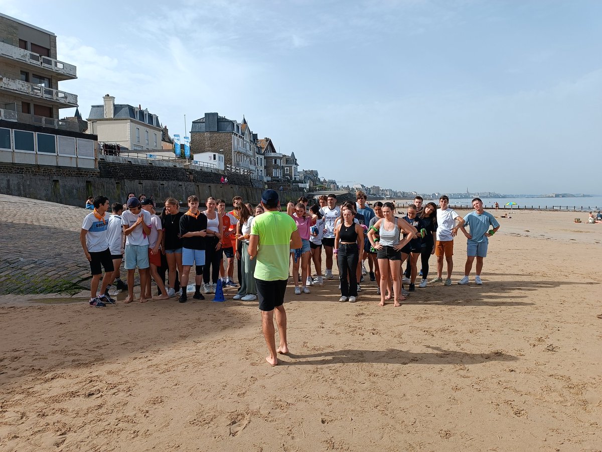 Frederic_SAUTON's tweet photo. Fin de journée parfaite : ambiance conviviale, découverte de l'autre et épreuve des poteaux pour finir !
L'année est lancée 
#cap_multisports https://t.co/R0HrR5r8AS