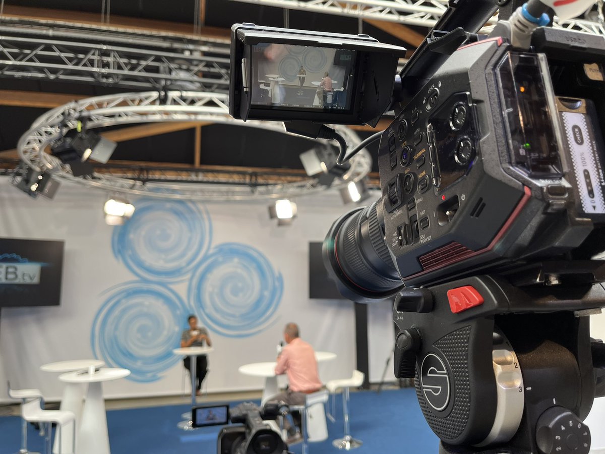 Niji_Digital's tweet photo. [#FEB2023] Notre dernière prise de parole sur la #FEBTV au cœur du Village pour débriefer de nos plénières alliant #TransfoNum et Transition énergétique mais aussi expliquer notre démarche #RSE. Avec @HuguesMeili https://t.co/HnEsDGCSqm
