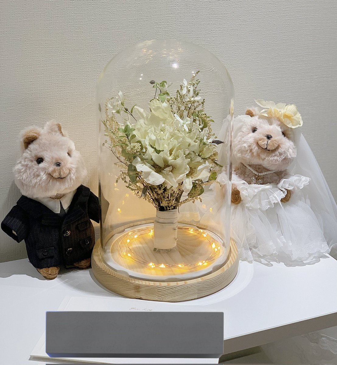 친구 부케 
드라이플라워만들고 
부케돔으로 완성( ¤̴̶̷̤́ ‧̫̮ ¤̴̶̷̤̀ )💕

색 안변하게 잘 말라서 기분이좋아용😀😀😀