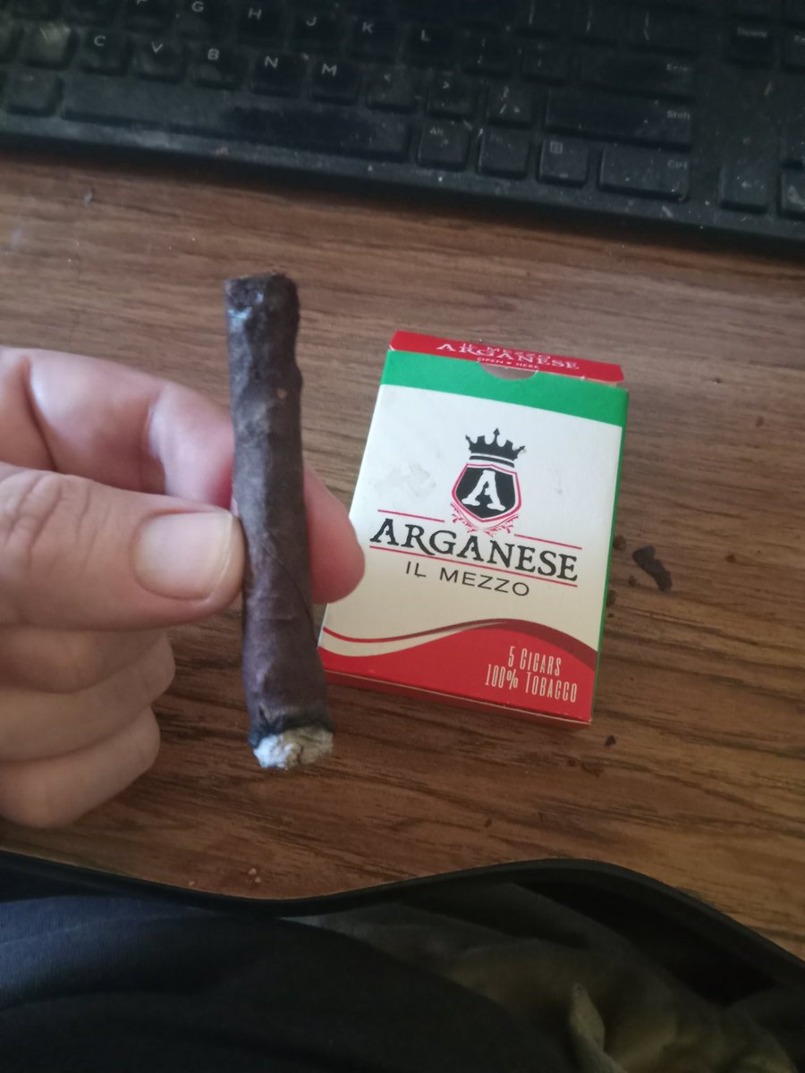 mobarbq's tweet image. Arganese IL Mezzo Cigarillo (Italian-Style Cheroot)
#cigars #cigarillo #madeinrepublicadominicana
#kentuckyfirecuredtobacco #kentuckyandtennessee
#rustic #cheroot