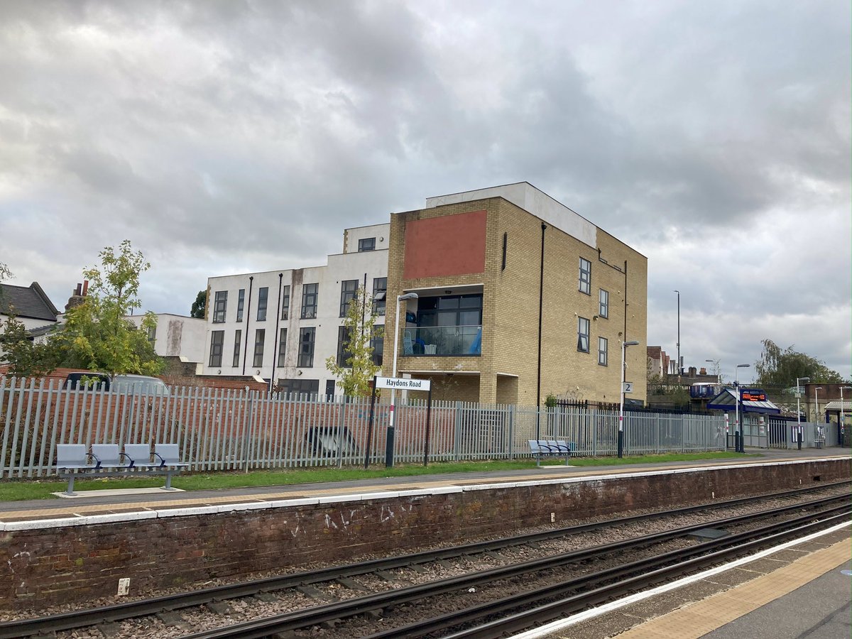 Step-free access to Haydons Road Station expected by Christmas. A planning condition delivered by Merton Council ‘quickly, easily & cost effectively’ - after a delay of almost 13 YEARS 🙄 …ydonsroadnorthcommunity.wordpress.com/2023/09/07/sta…