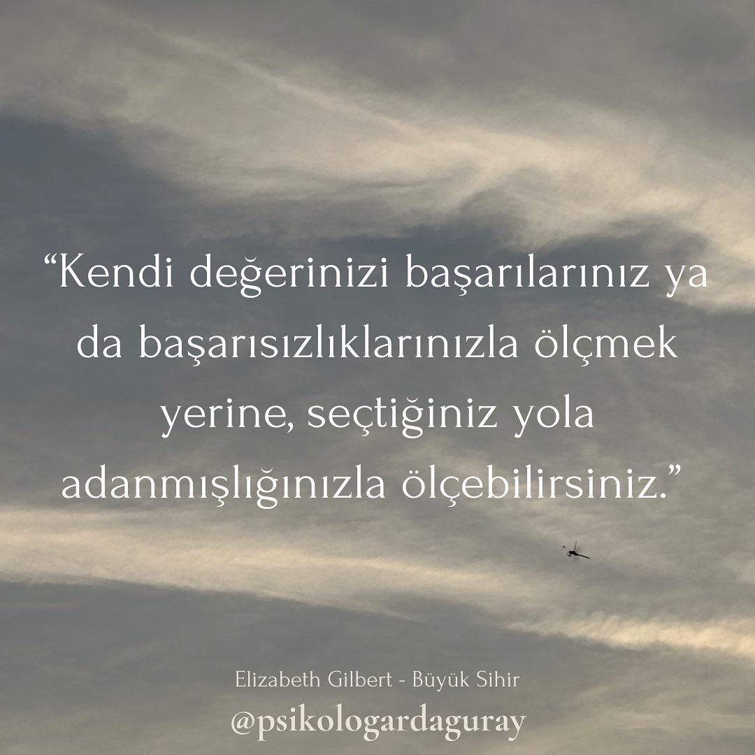 pskardaguray's tweet photo. Toprakla buluşan yağmur kokusu, güneşin ufuktan süzülüşü ve sonbaharın yüreğime dokunan ilk okumaları… Hoşgeldin Eylül! 🍂🌫️

#psikologardagüray #psikoloji #sonbahar #kitapalıntıları #keşfet #izmirpsikolog #huzur #psikolojikdanışmanlık #terapi #kişiselgelişim #terapist https://t.co/F5PNyb1W1s