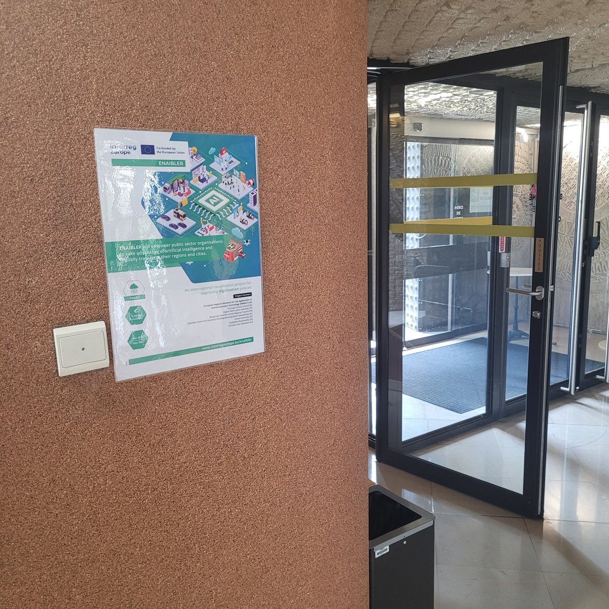 ENAIBLER's tweet photo. 🤩Thrilled to see the #ENAIBLER poster at our French 🇫🇷 partner @bfc_region's premises❗️

#ENAIBLER focuses on upskilling the #publicsector to lead in digital transformation, harnessing #AI to deliver improved policies &amp; services.

🚀Find out more at https://t.co/fVcGcT7eg9 https://t.co/YB4mwZA0b1