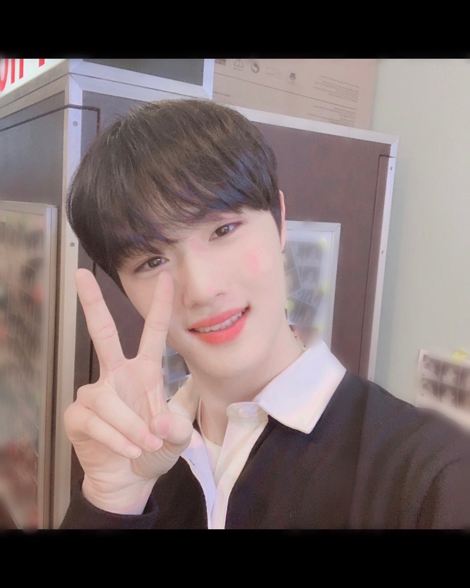 CIX_twt's tweet photo. ⭐️오늘은⭐️9월8일⭐️
막내⭐️현석이의⭐️생일입니다
모두⭐️우리⭐️현석이에게⭐️
축하한다고⭐️한마디씩⭐️더⭐️
해주세요⭐️
그만 잘생겨지고 현석아 형 힘들다 
형은 오로지 ‘그’만 좋아해 잇츠유..⭐️

#언제나_현석과_함께
#HappySukieDay https://t.co/NDTUZqAKl1