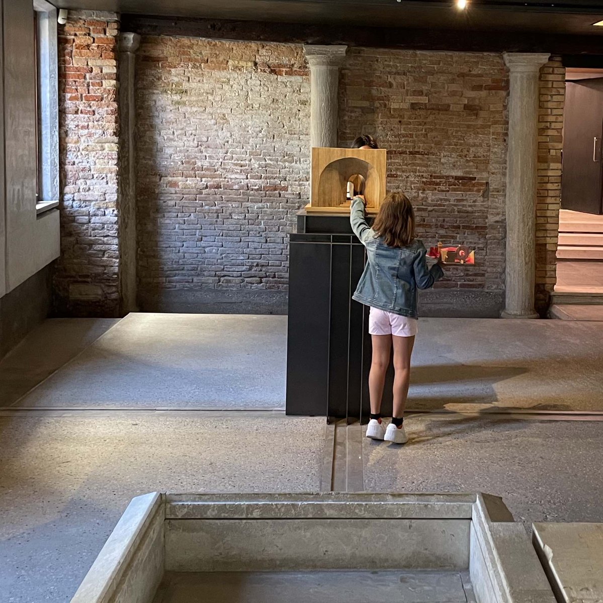 QueriniVenezia's tweet photo. #settembre
Ferie finite? Giornate più corte? Inizio scuola o università? La #ripartenza può non essere facile, noi per aiutarti ad affrontarla abbiamo diverse proposte!
🖇Tra talk e #GlassWeek, passando per le visite guidate, scopri tutto: https://t.co/QEZyXRKfKJ https://t.co/jI7gfqgiZe