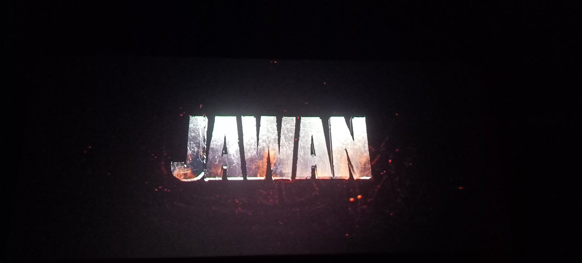 sukhenduchatt2's tweet photo. After #Pathaan Shah Rukh Khan delivered another massive blockbuster, #Jawan. Undoubtedly a roller coaster of emotions, &amp; actions and at last that monologue as a wake up call to the countrymen of our nation, has sent a deep message. It's ⭐⭐⭐⭐⭐ movie. #JawanFirstDayFirstShow https://t.co/hgpJtanp2r