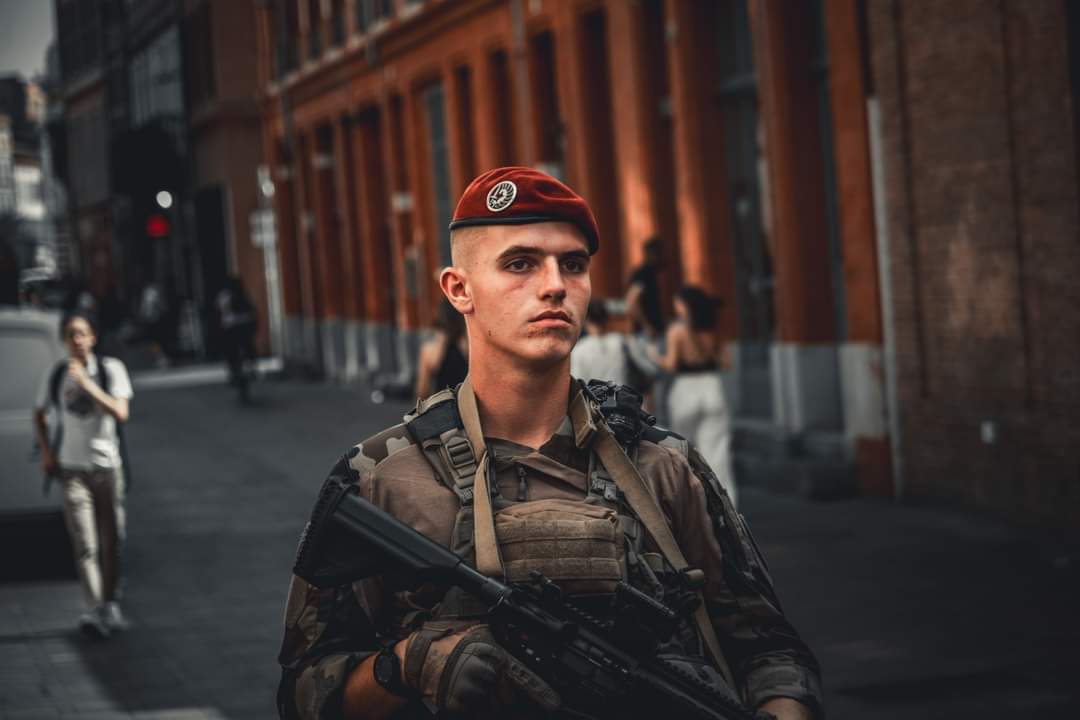 17eRGP's tweet image. #FiersDeNosParas

Depuis quelques semaines, les sapeurs-parachutistes de la 2e compagnie de combat du génie du #17RGP sont déployés dans le cadre de l’opération #Sentinelle.

 Ils sont engagés #AVosCôtés au quotidien 👊