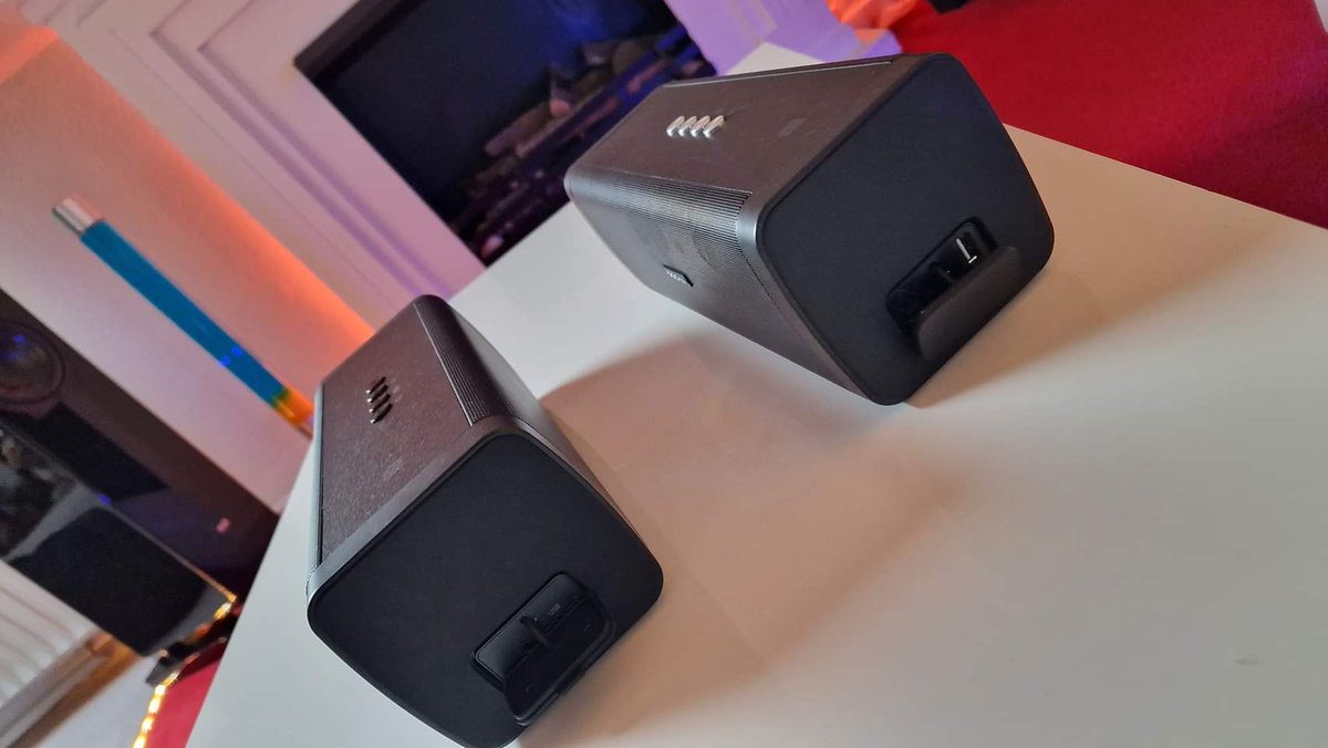 Speakershocker's tweet image. Der neue DOCKIN D FINE ist da.🥳Der EVO!
Ich hab ihn mir genauer angeschaut. 😊Hier ist mein Video dazu. youtu.be/EYiaUif1Nr4

#DOCKIN #DFINE #DFINEEVO #Speakershocker #Test #Review #Audio #Sound #Akustik #Bluetoothspeaker #Bluetooth #Wirelesslautsprecher #Bass