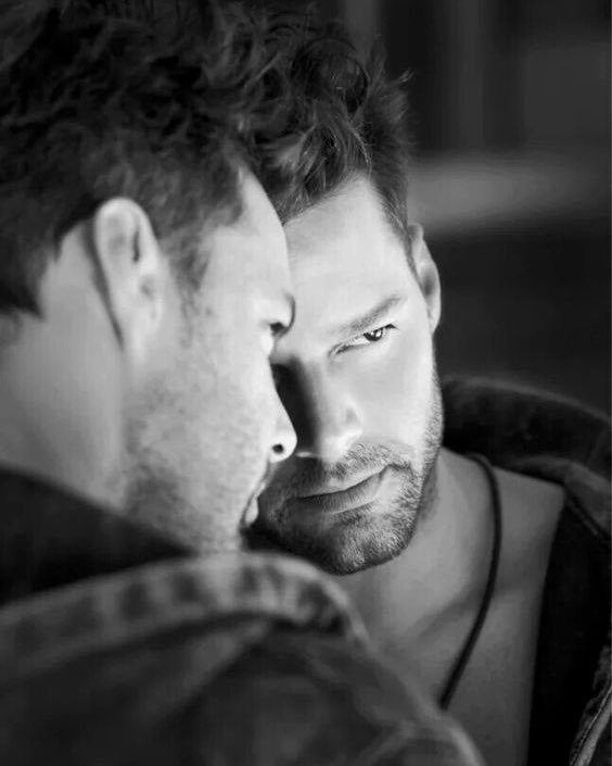 RMwebteam's tweet photo. #TBT ❤️ ¡Tu vida @ricky_martin es el reflejo de un camino lleno de autenticidad y pasión! https://t.co/wj9iZGwqmf