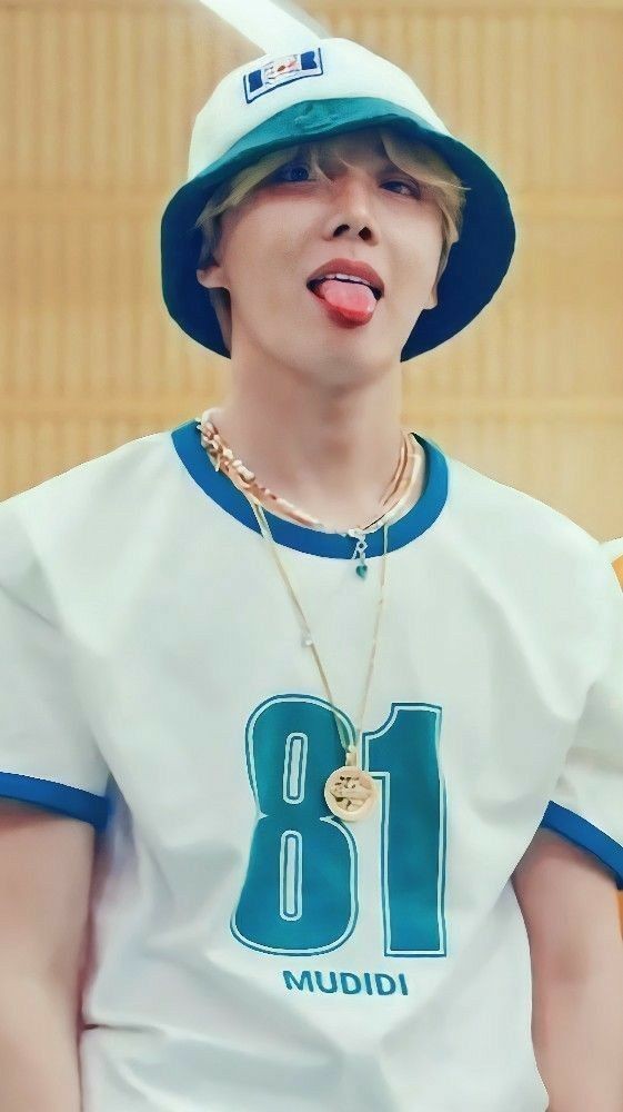 LieTear2's tweet photo. I vote #JHOPE from #BTS to #TOP100KPOPRAPPERS https://t.co/CT21MLRgw0