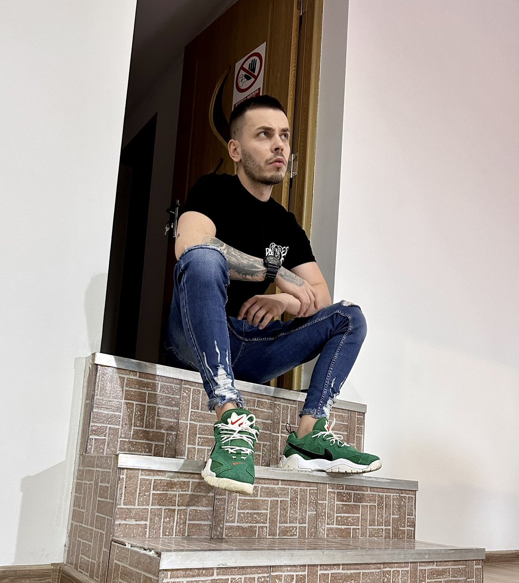 MasterBraz95's tweet image. Was wondering if my greediness will ever take a break

#cashmaster #straightalpha #alphamaster #findom #sneakersworship

Skype: Balkan_Braz95