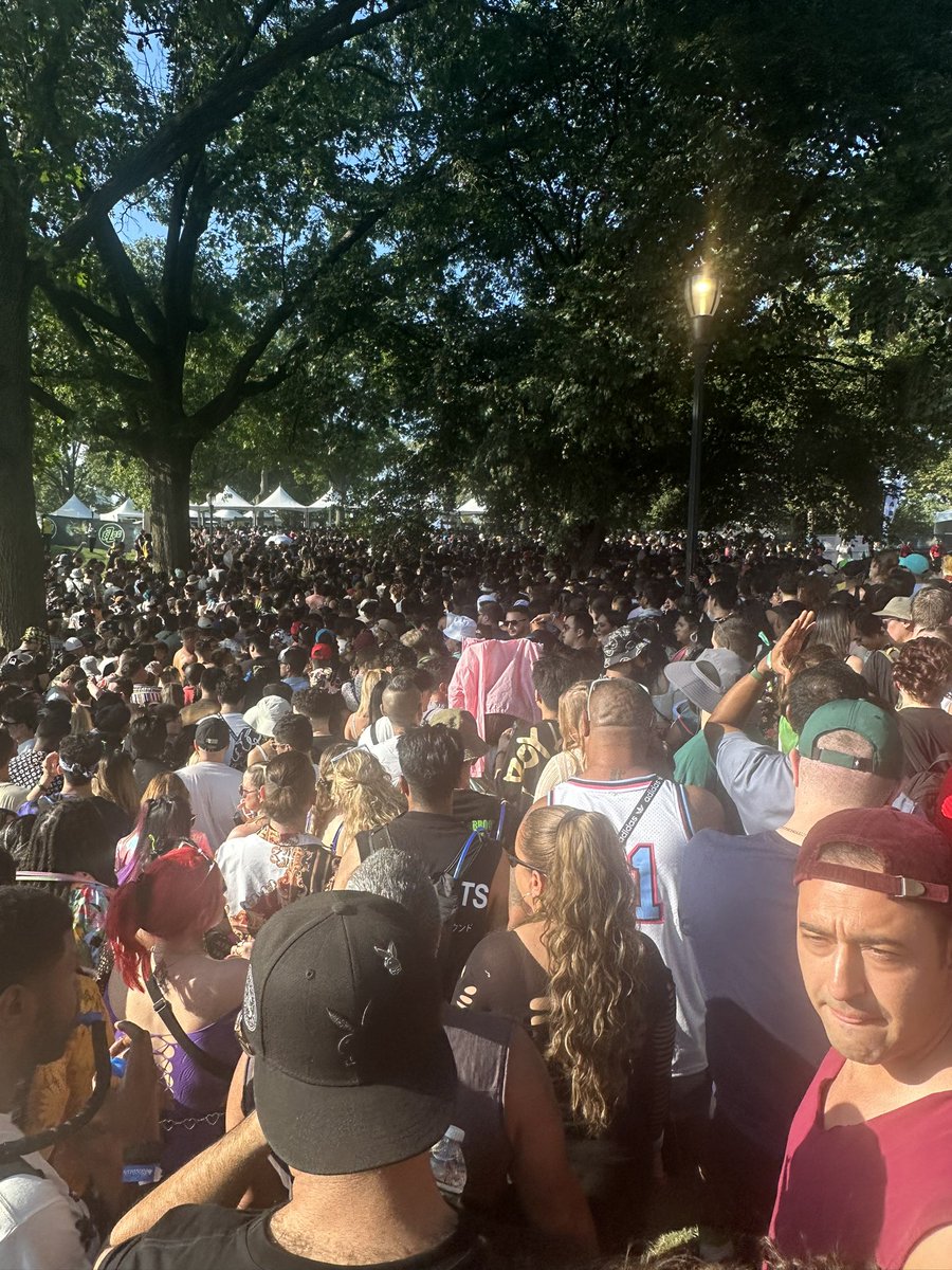 JohnFromOhio7's tweet photo. @ElectricZooNY @WhiteClaw With tix and Couldn’t get in to buy your “white claw” https://t.co/bcYDVrdokq