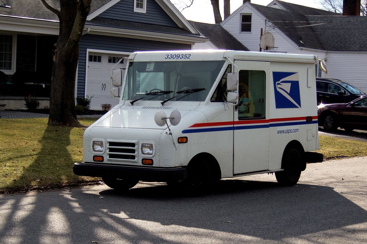 AndreasHgott's tweet image. Freitag/Samstag gibt’s eine Mailbag-Folge aus dem Waschsalon. Ihr habt reichlich Fragen 👍📦😉🐯🏈 #postoffice #somanyquestions #waschsalonreisen #jockwasherpodcast #thegermanatmizzou