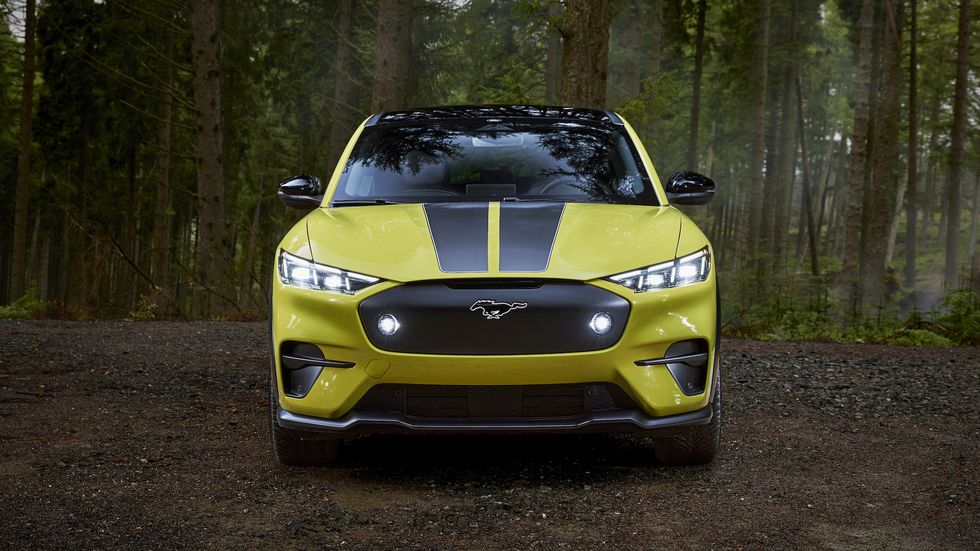 EV.com tweet media