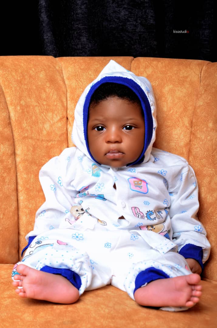 gpkitchen0's tweet photo. @davido @NaomiCampbell @OfficialPLT Please help me I got a new baby https://t.co/rAD0D9hr8G