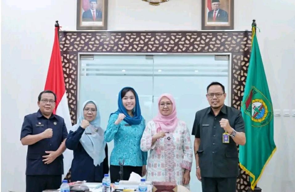 Pukanews's tweet photo. Pelaksanaan Paparan Bagi Nominator Pemilihan Inovator Sumsel Tahun 2023 dengan Tema Inovasi “BANGKIT EMAS"
https://t.co/AxSbJgQgth https://t.co/5uRpHAR0M0