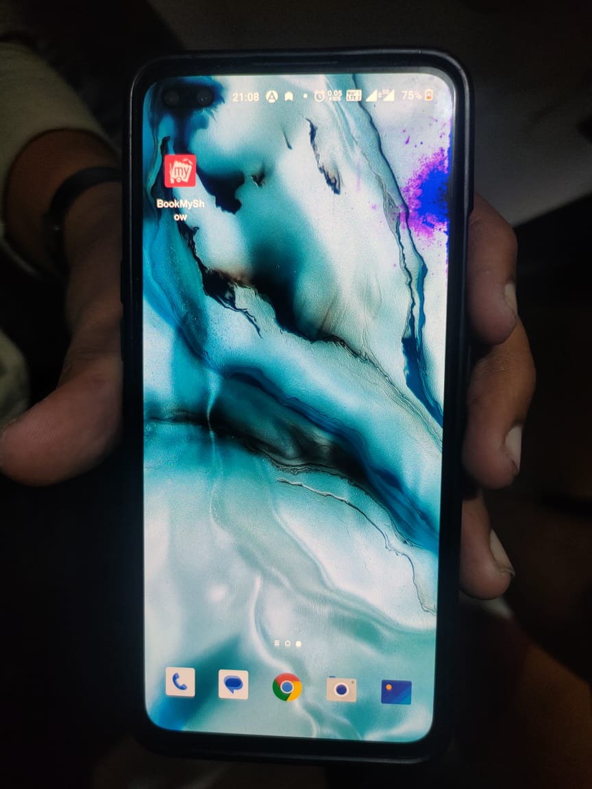 📱😰 My OnePlus Nord (2019) is having a purple pigment party on the display! 💜 Can't ignore this issue anymore, @oneplus. We need answers! 🕵️‍♂️🔍 #OnePlusDisplayIssue #PurplePigmentProblem #TechTroubles #NeverSettle #OnePlusCommunity #MobileTechIssues #SeekingSolutions 🚫🛠️