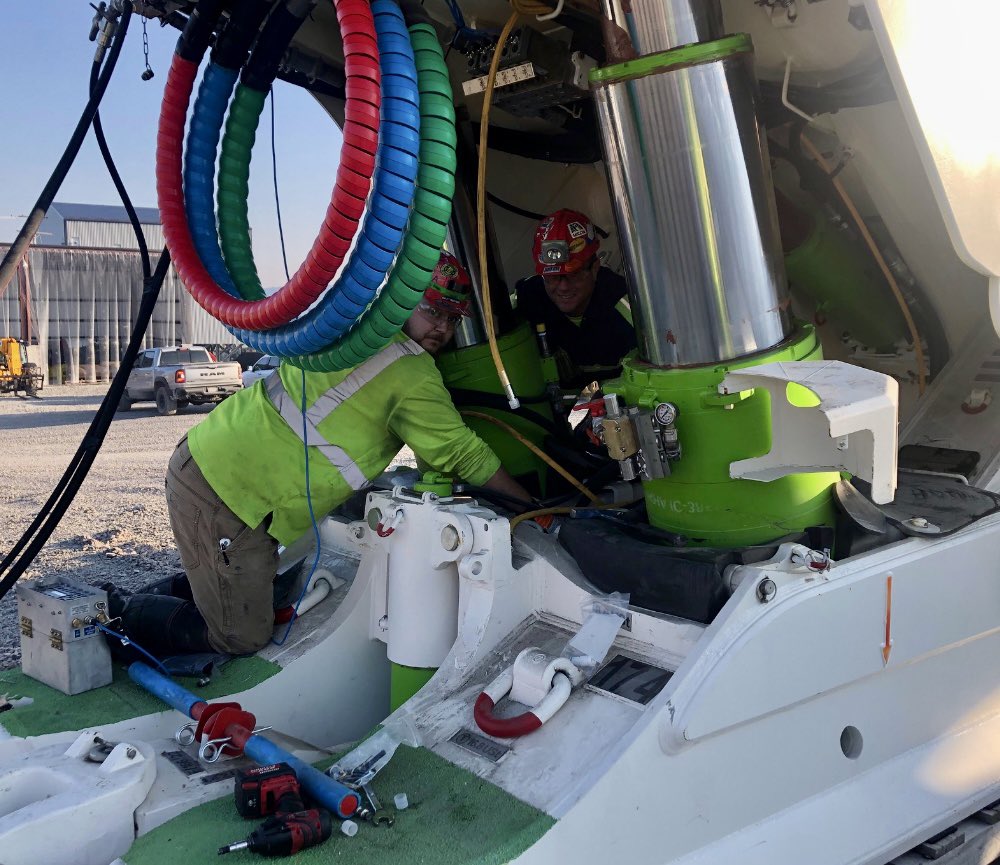 GMSMineRepair's tweet photo. GMS Longwall Specialty Crews doing what they do best.. and keeping each other safe! Good job guys.
  
#gmsminerepair #mininglife #longwallmining #team https://t.co/pXOnOmJJn6