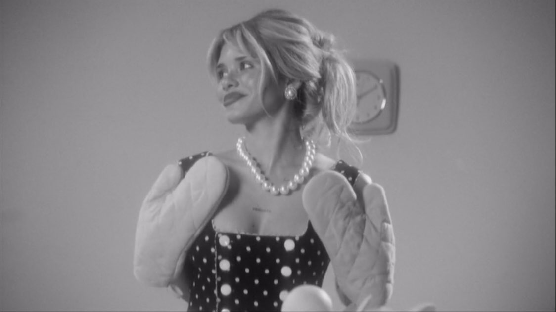 lenaabarrett's tweet photo. I’M SO SICK RIGHT NOW @thenessanation #sickofmyselfTONIGHT https://t.co/IlHLPcuHPO