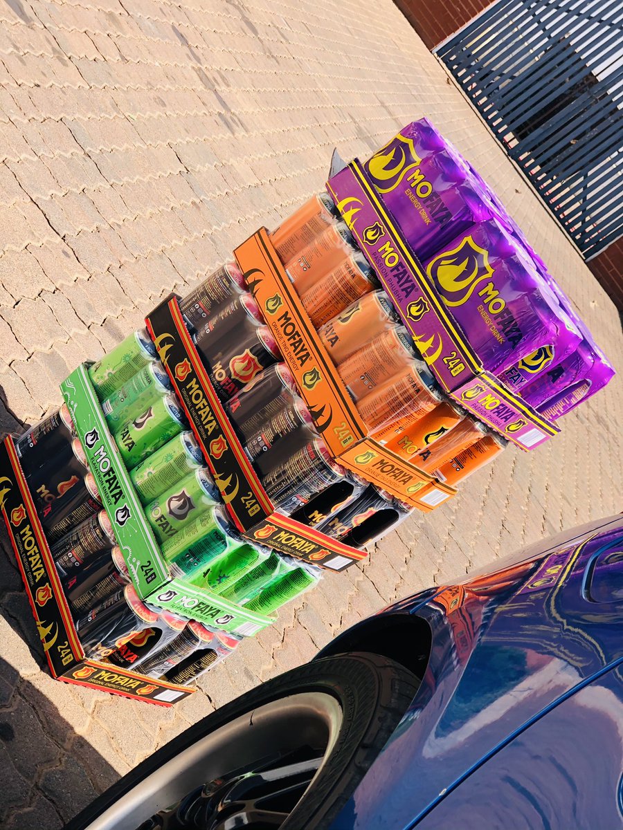 MIDEMDEPOT's tweet image. Busy off loading to clients. 

As you can see we got @Robot_Boii🚦Mofaya Energy Drink Delivered at Engen Bryanston and BP Fourways. 

Contact Us, Let’s deliver to your nearest offices. 

Umlilo Obandayo 🔥🥶