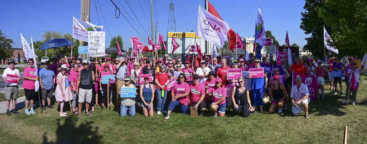 Thanks to all the ONA, @cupeontario members, labour allies, friends & family who came out yesterday to send a strong, LOUD message to the @hpepublichealth Board of Health: they need to get back to the bargaining table & #supportnurses with a fair contract! #onstrike #onhealth