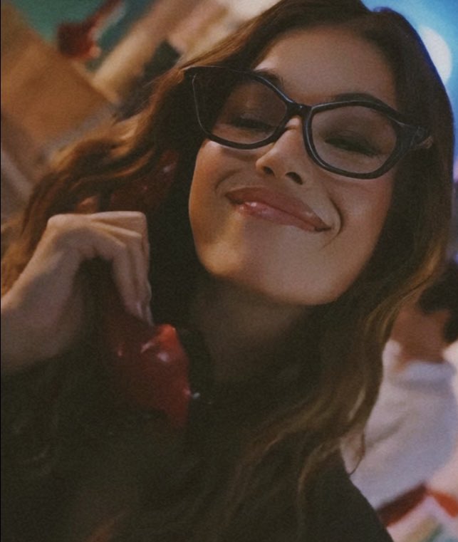 loveseyfer_'s tweet photo. 📞

#AfraSaraçoğlu #AfraXDefacto #Güzellik #endam https://t.co/g2eAm69Ao8