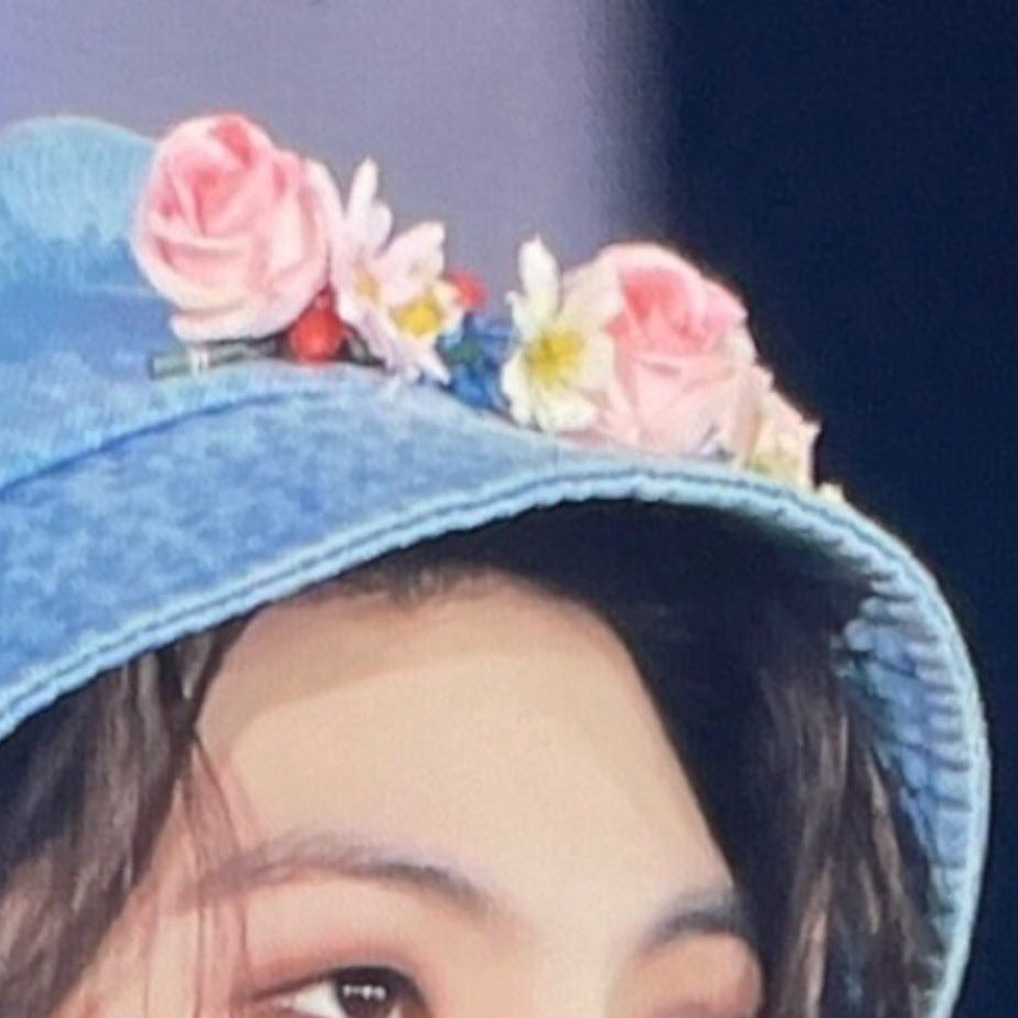 woozimedia's tweet image. woozi’s little fit details today💗