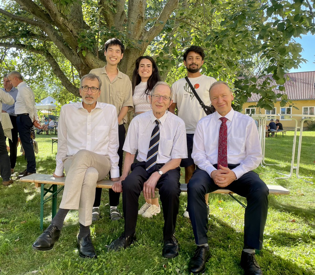 GihwanKim4's tweet photo. With great plant scientists👨‍🔬

It is truly an honor to be with the past, present, and future directors of IPK 🌱🌾

Prof. Dr. Ulrich Wobus
Prof. Dr. Andreas Graner
Prof. Dr. Nicolaus von Wirén

Future Dr.s in Plant Biology 🥹🙏
@Gihwankim4 @ankuursahu

@LeibnizWGL @LeibnizIPK https://t.co/vMFyEWPrSd