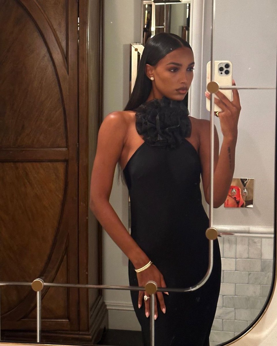 never met a mirror i didn’t like, that didn’t like me back.