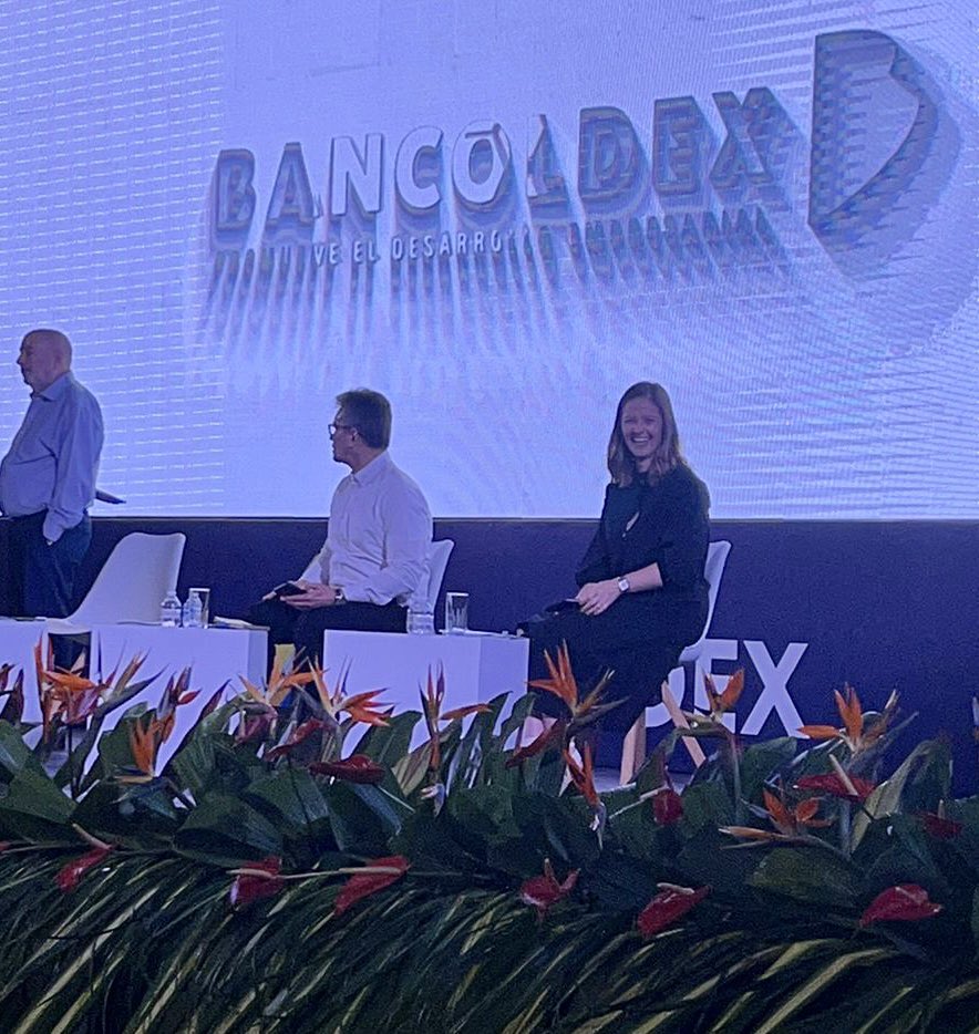 Felicitaciones gran equipo <a href="/AnaldexColombia/">Analdex Colombia</a> por este Congreso que nos reúne en #Pereira 💛 alrededor del #ComercioExterior . 💪🏽<a href="/PROCOLOMBIACO/">PROCOLOMBIA</a> acompaña y admira labor de los #exportadores de <a href="/colombia/">Colombia</a> que también le apuestan al valor agregado y a hacer patria un producto a la vez