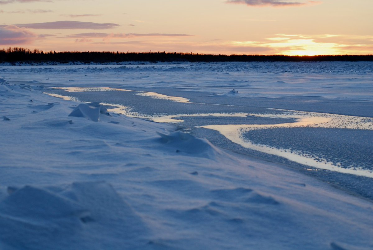 meiganalua's tweet photo. Frozen #KuskokwimRiver in #Aniak, #Alaska
 #hacerfotos  #ThePhotoHour #StormHour  
#fotografia #photooftheday #photography #fotos https://t.co/b4dBbBath3