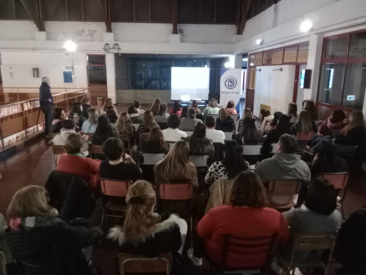 germanlanfranco's tweet photo. #CapacitaciónDocente en el uso de Mobbyt
#EdTech #NuevosParadigmas #AulasInnovadoras #IA #Educacion https://t.co/tr7RaHlC5T