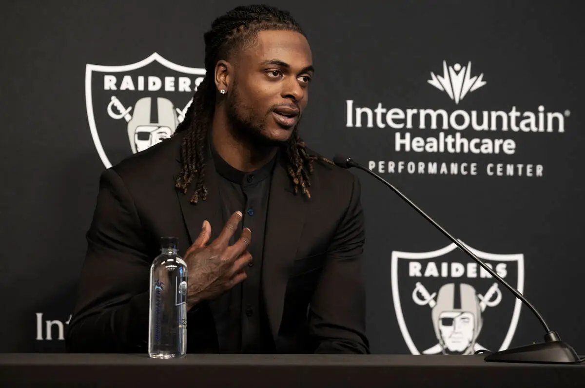 Davante Adams on his upcoming matchup with #BroncosCountry CB Patrick Surtain II

"So far i'm 2-0 against him (Patrick Surtain II) can't wait to make it 3-0"

 Strong words coming out of the #RaiderNation WR