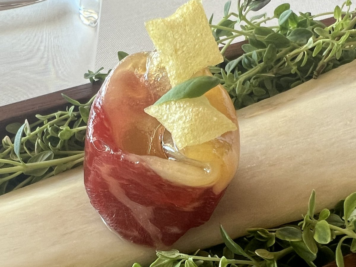 juliaplozano's tweet photo. Mi crítica de esta semana está dedicada al #restaurante  Bardal (Ronda) 
Uno de mis favoritos de España, donde disfruto y me reencuentro con la verdad de la cocina.  @benitogomezbece tiene un talento inmenso y se lo contagia a su equipo https://t.co/lo1Fh1y9he vía @GASTROactitud https://t.co/RBw8MEQfos