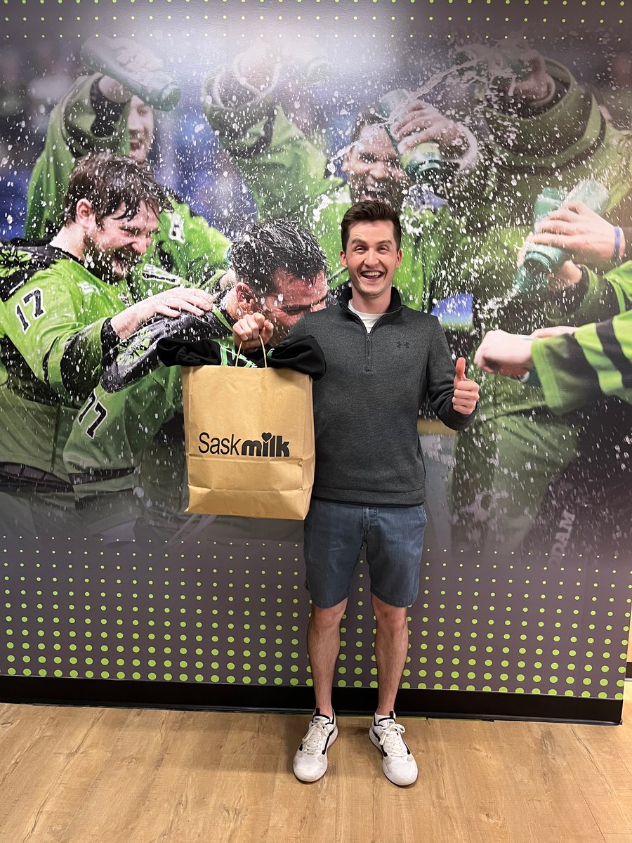 SaskRushLAX's tweet photo. Time is running out to fill a bag for $100 at the FEZ!

Offer ends at 5:00PM tomorrow. 

*Only one jersey per bag* https://t.co/qcNj9ct2sl