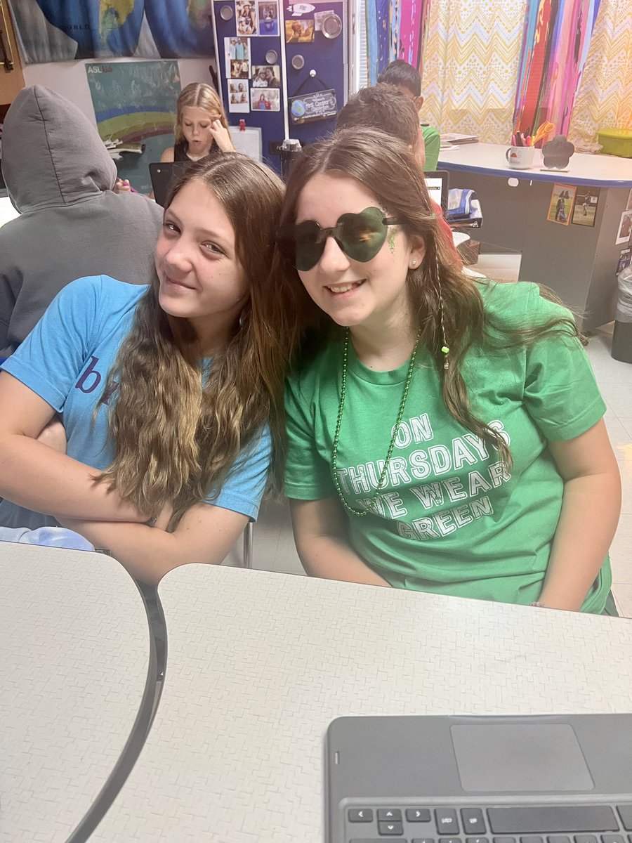 CircusCooper's tweet photo. Exciting day here at the intermediate! House luncheon day! @robinsonisd @RISgreatness https://t.co/7SE0GLa2Ur